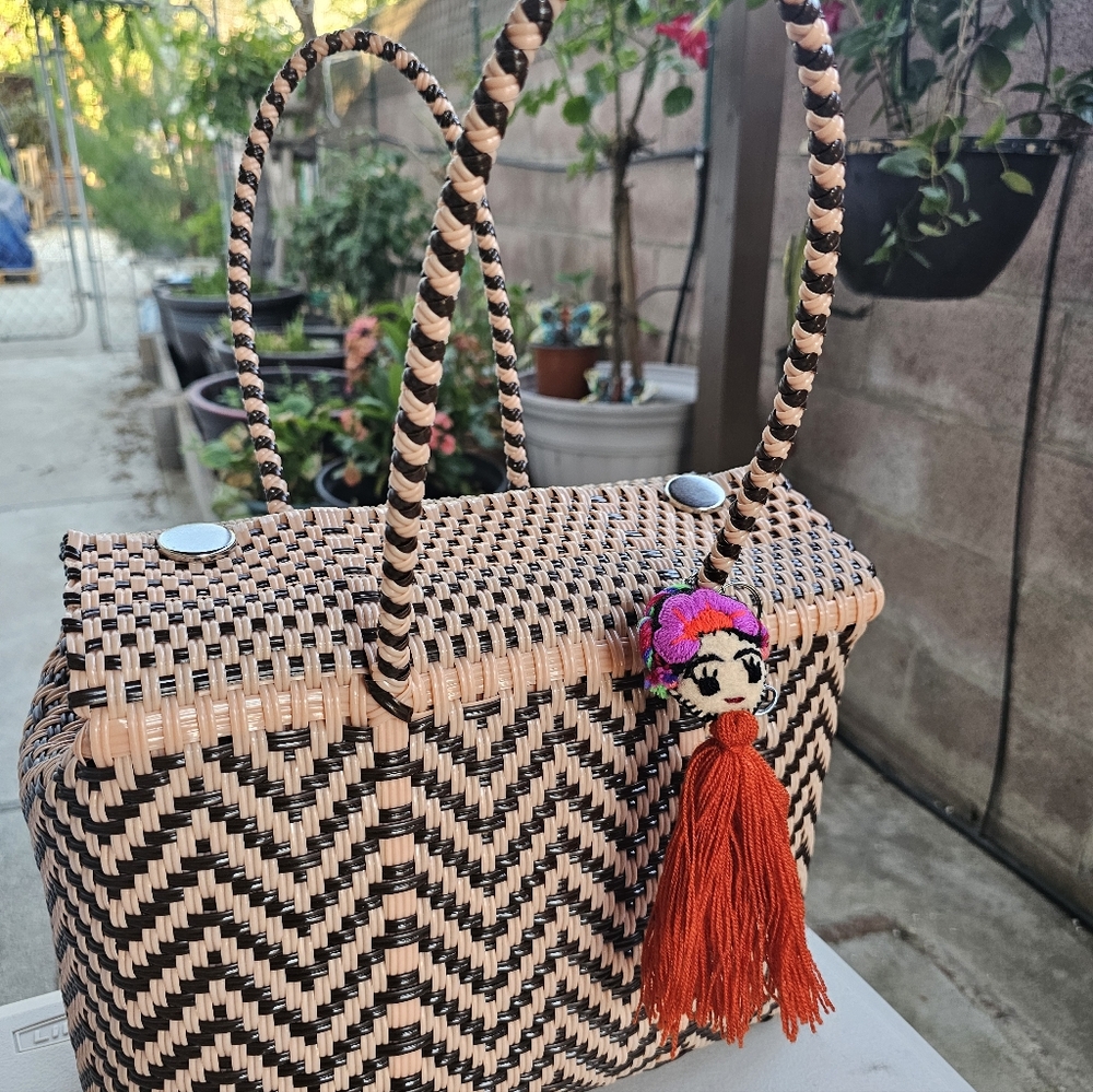Elegant Chevron Woven Tote - Picture 15 of 16